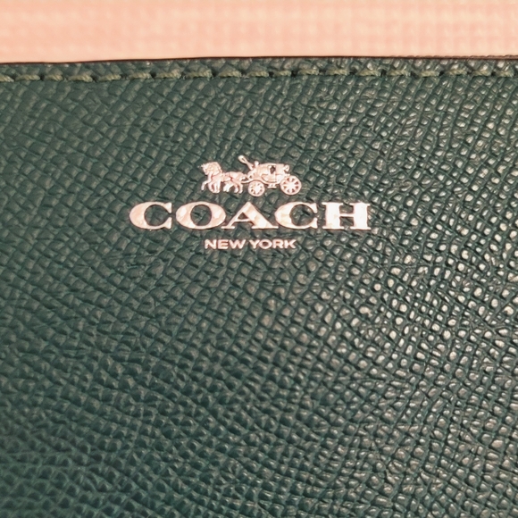 Coach Green Wristlet - Picture 7 of 7